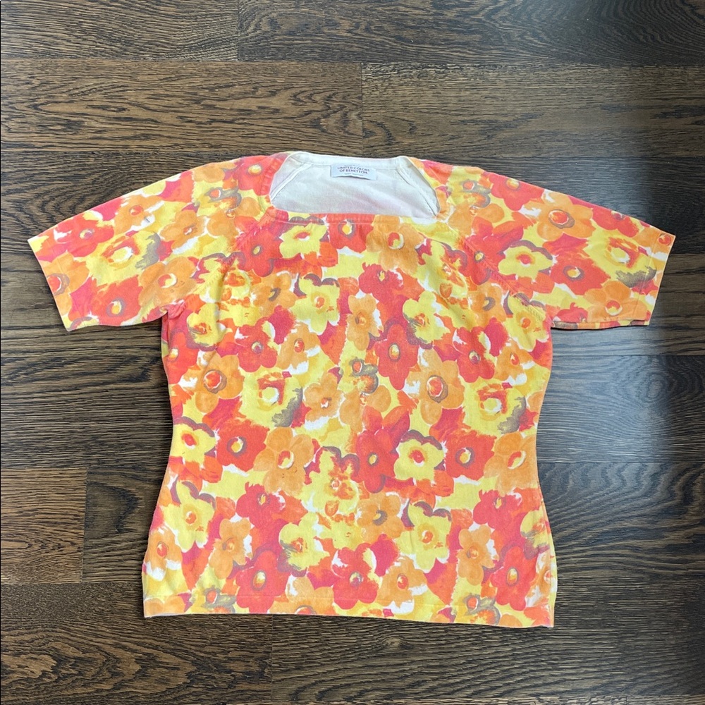Vintage Benetton short sleeve sweater, floral size medium